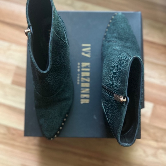 Rose Gold Surprise with Green - Picture 11 of 12